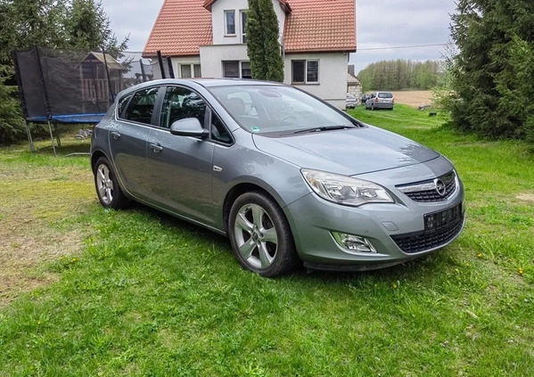 Opel Astra cena 27900 przebieg: 142000, rok produkcji 2011 z Białystok małe 154